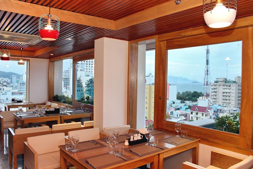 Holiday Hotel Nha Trang Exterior foto