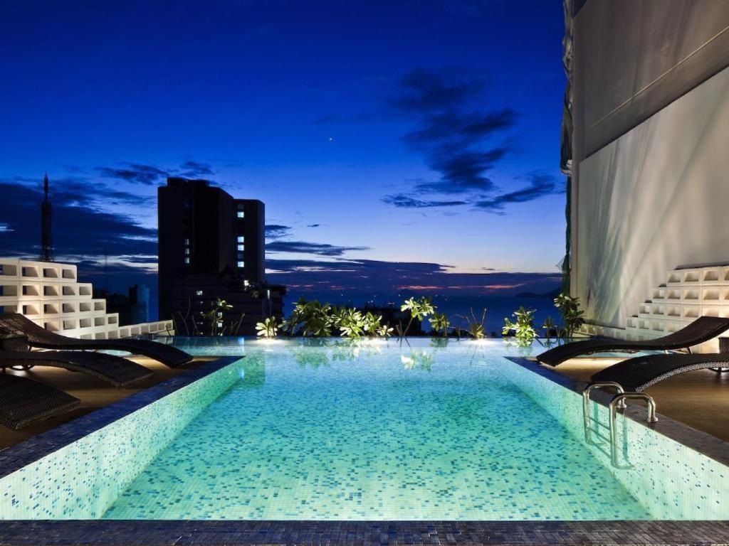Holiday Hotel Nha Trang Exterior foto