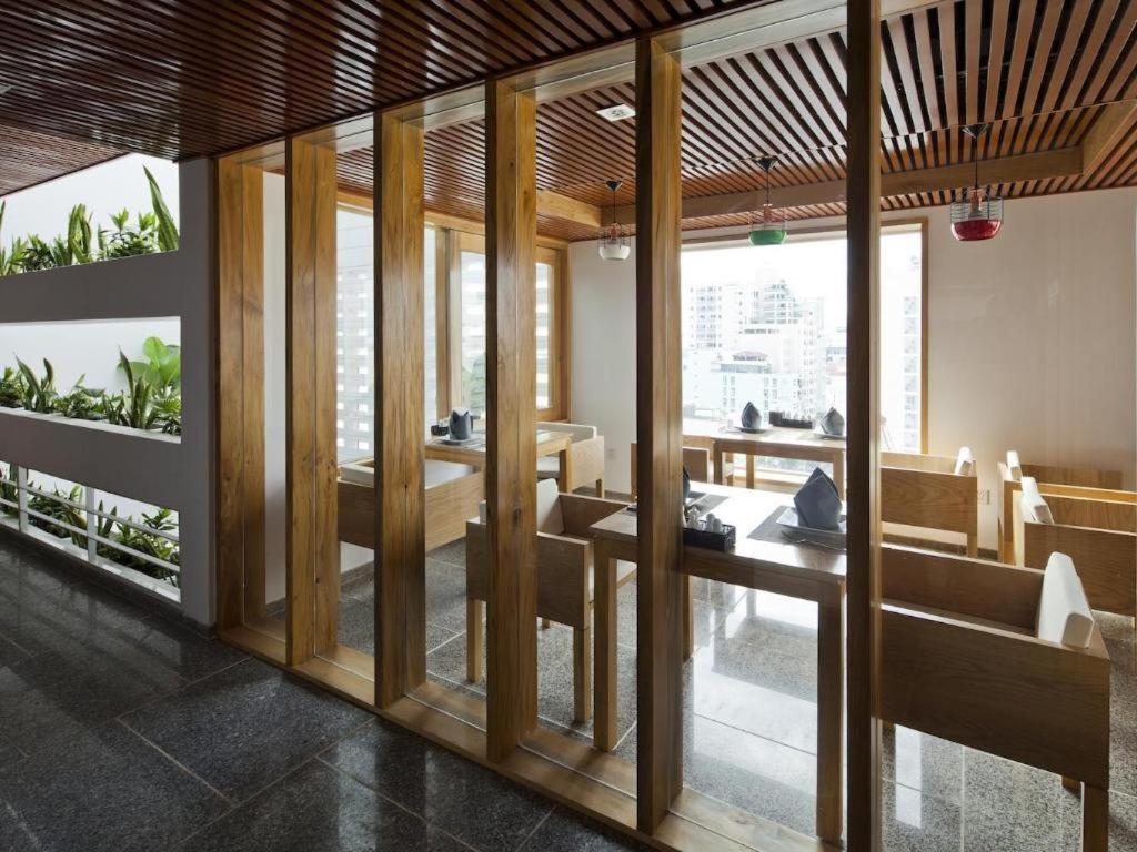 Holiday Hotel Nha Trang Exterior foto