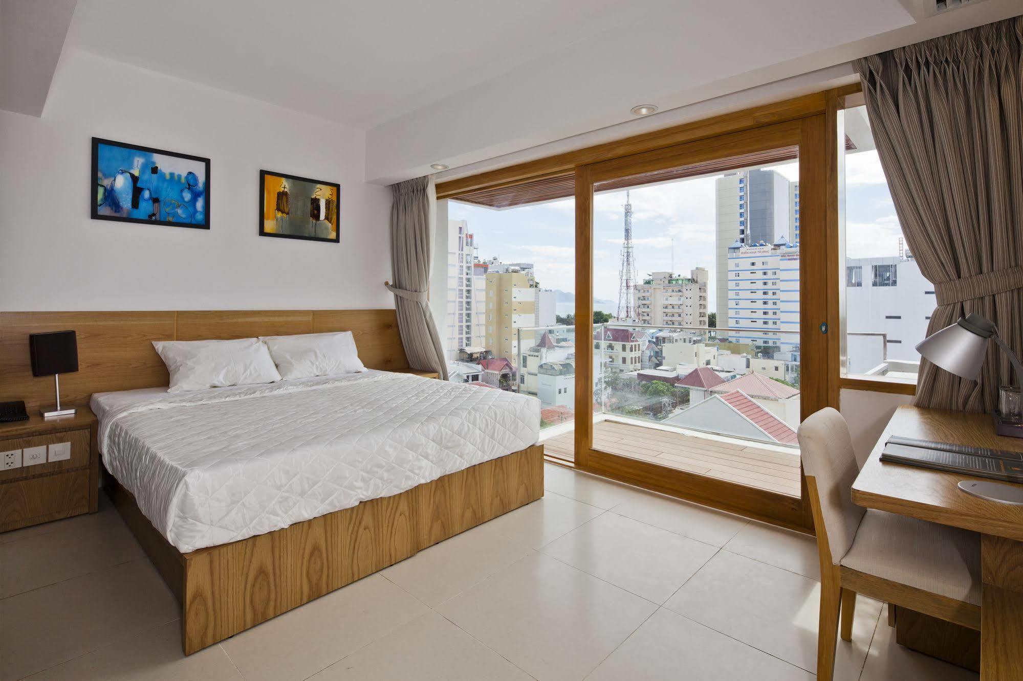 Holiday Hotel Nha Trang Exterior foto
