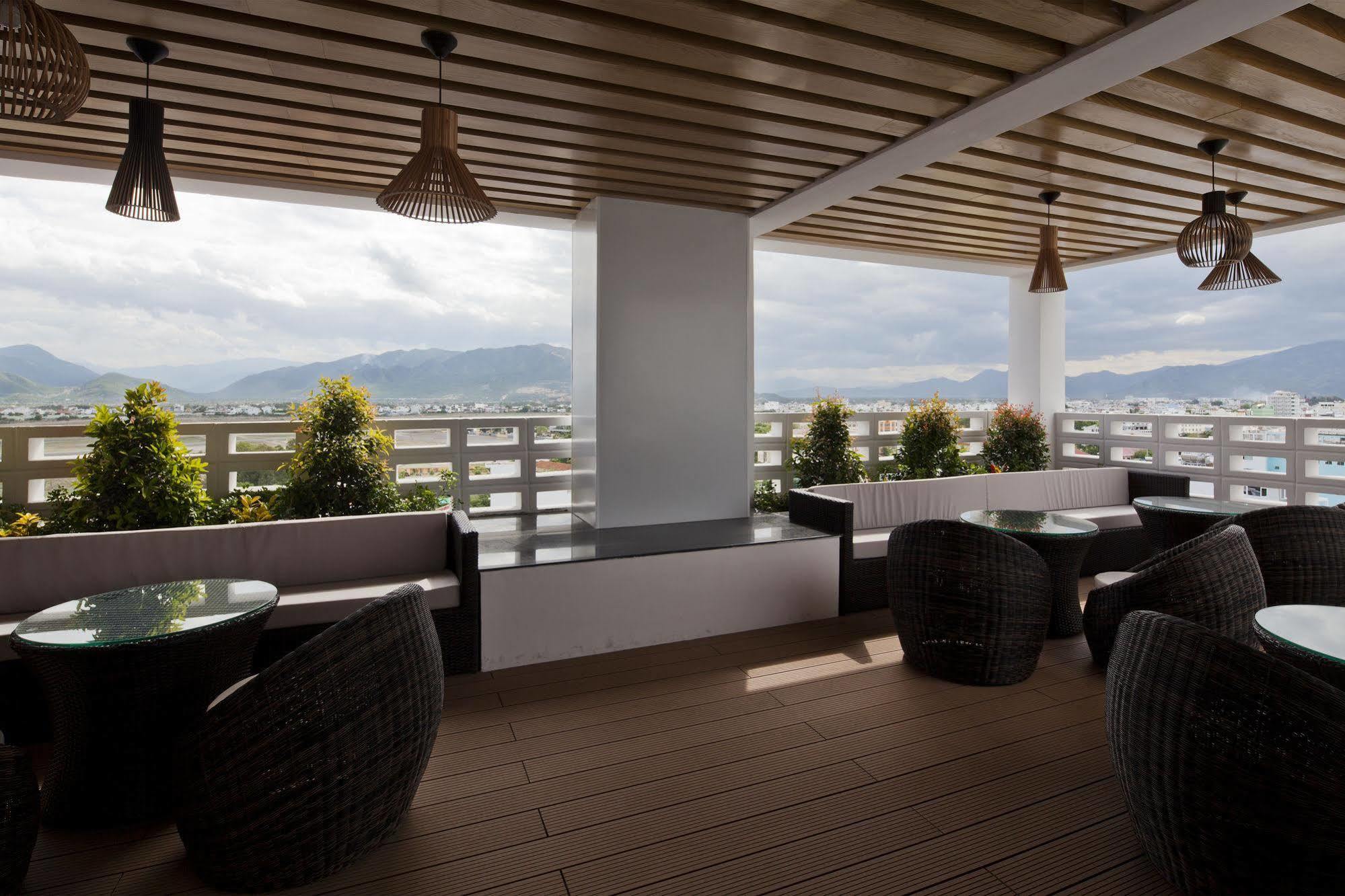 Holiday Hotel Nha Trang Exterior foto