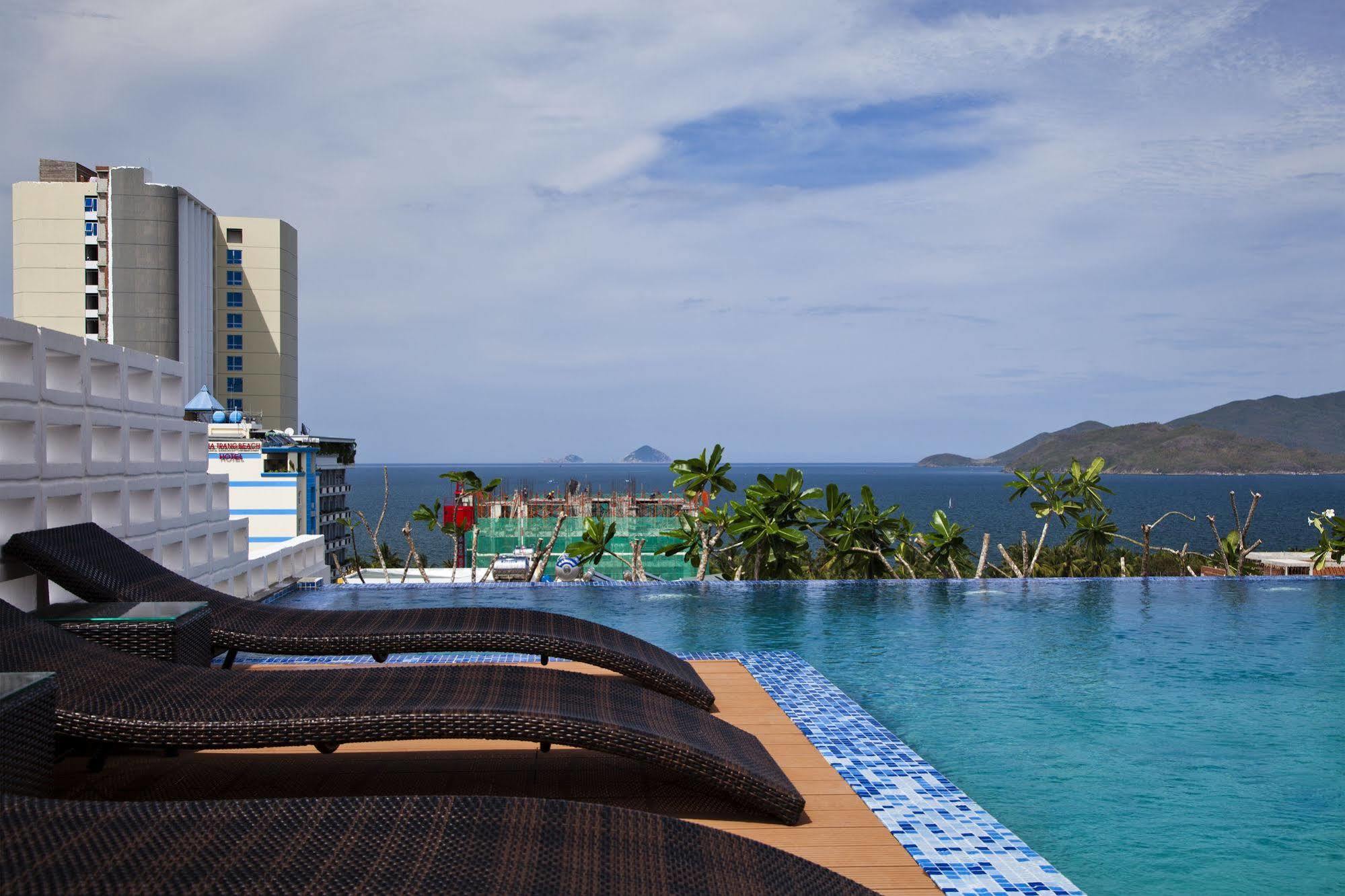Holiday Hotel Nha Trang Exterior foto