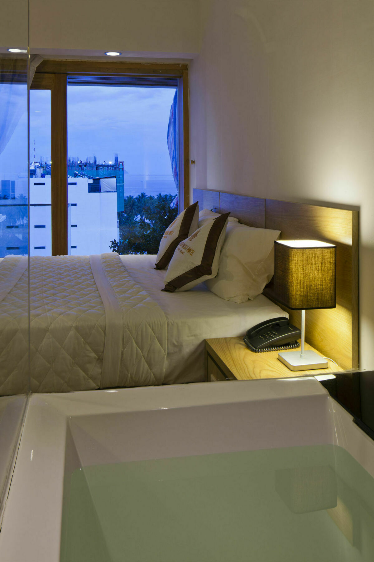 Holiday Hotel Nha Trang Exterior foto